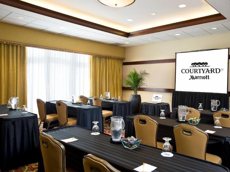 Courtyard By Marriott Tysons Mclean Hotel Tysons Corner Ngoại thất bức ảnh